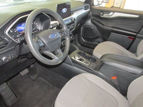 Used 2021 Ford Escape SE image 5