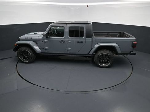 New 2026 Jeep Gladiator Sport AWD/4WD image 36