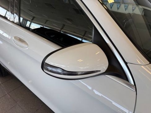 Used 2018 Mercedes-Benz GLC 300 4MATIC image 13