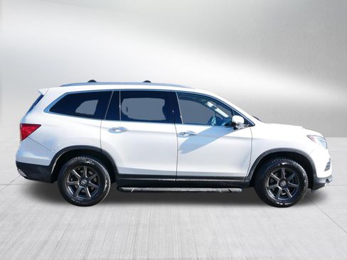 Used 2017 Honda Pilot Touring image 8