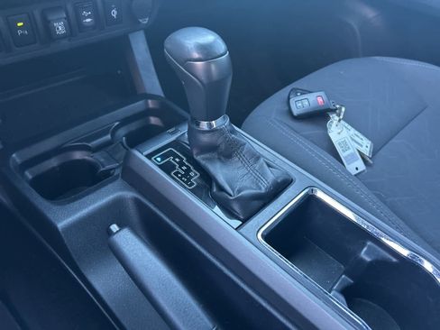 Used 2019 Toyota Tacoma TRD Off-Road image 43