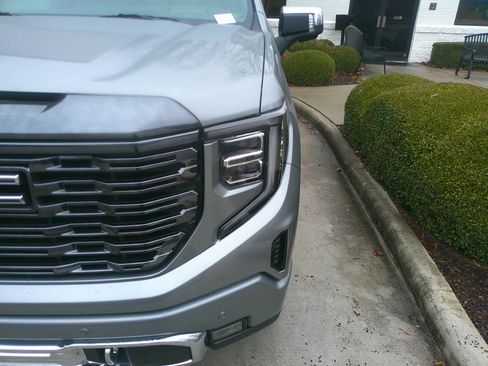 Used 2024 GMC Sierra 1500 Denali Ultimate image 7