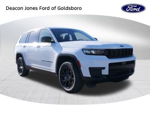 Used 2024 Jeep Grand Cherokee L Altitude image 9
