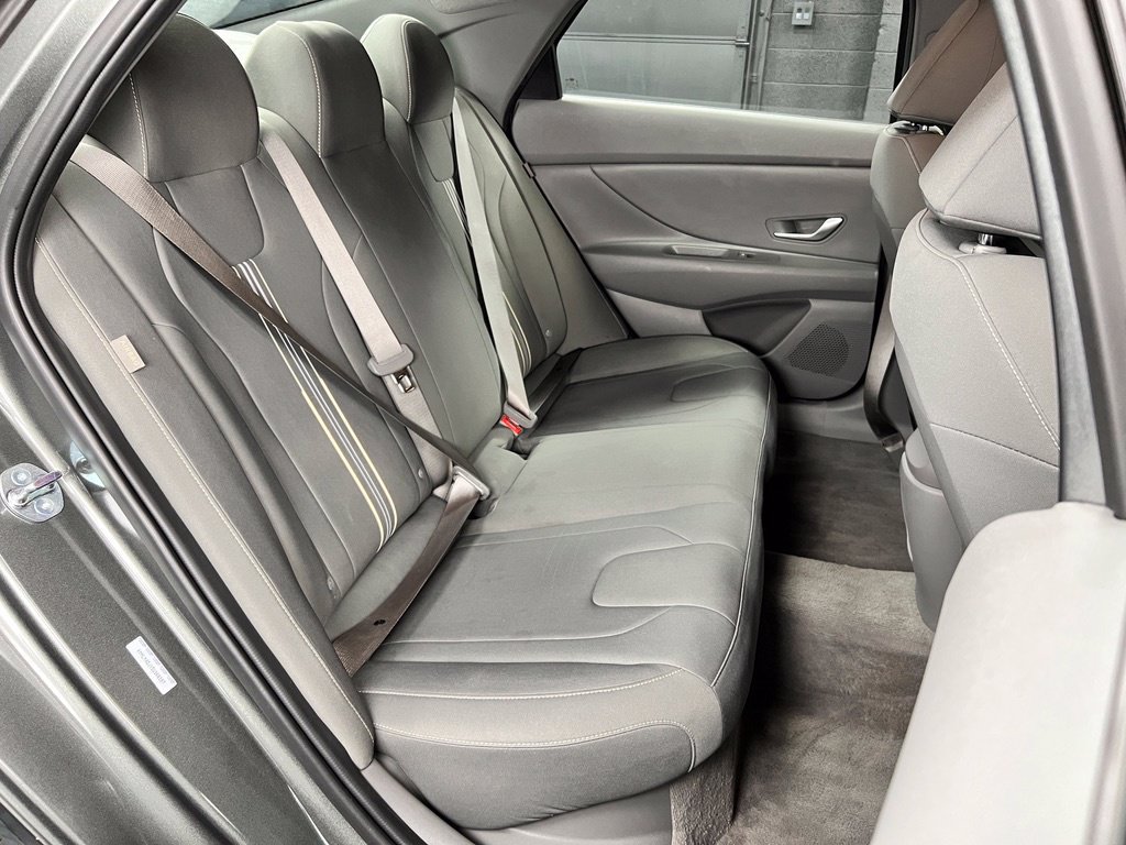 Used 2025 Hyundai Elantra Hybrid FWD image 19