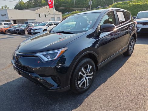 Used 2018 Toyota RAV4 LE w/ All Weather Liner Package AWD/4WD image 8