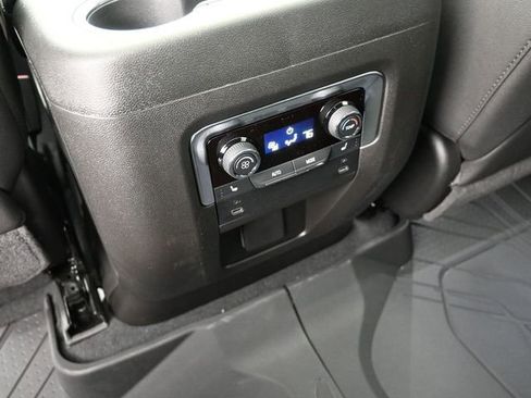 New 2026 Chevrolet Suburban High Country w/ Sun And Tow Package AWD/4WD image 27