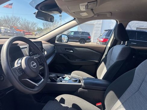 Used 2023 Nissan Rogue SV image 15