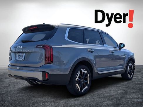 Certified 2025 Kia Telluride S FWD image 3