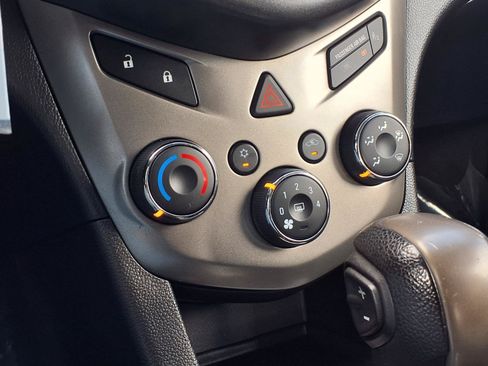 Used 2012 Chevrolet Sonic LT FWD image 10