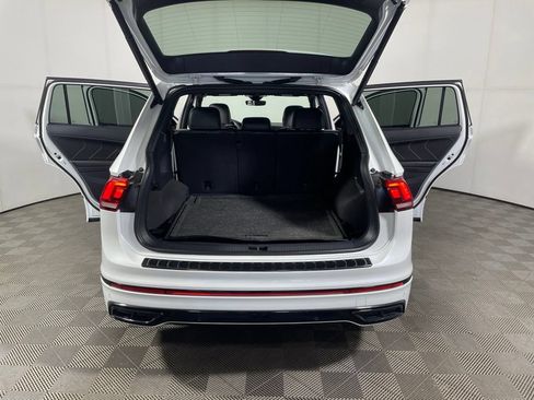 Used 2024 Volkswagen Tiguan SE R-Line AWD/4WD image 21