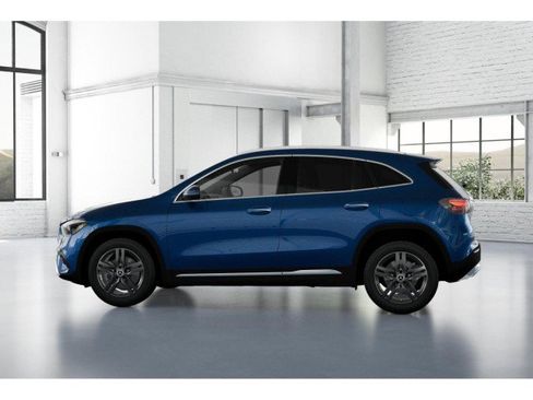 Certified 2025 Mercedes-Benz GLA 250 image 32