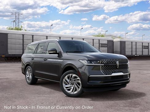 New 2027 Lincoln Navigator Reserve AWD/4WD image 4