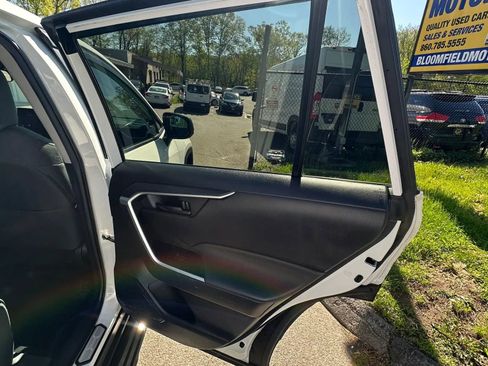 Used 2023 Toyota RAV4 LE AWD/4WD image 29