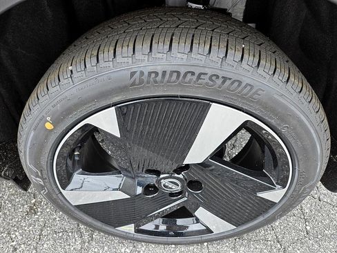 New 2026 Nissan Kicks SR w/ Cold Weather Package image 14