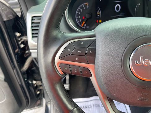 Used 2022 Jeep Grand Cherokee Limited image 16