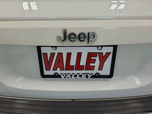 Used 2017 Jeep Patriot High Altitude FWD image 8