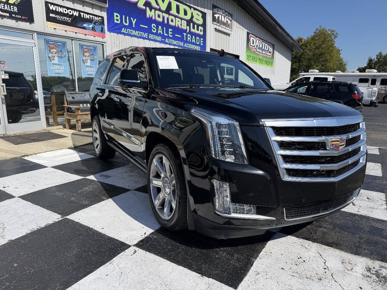 Used 2015 Cadillac Escalade Premium AWD/4WD image 3
