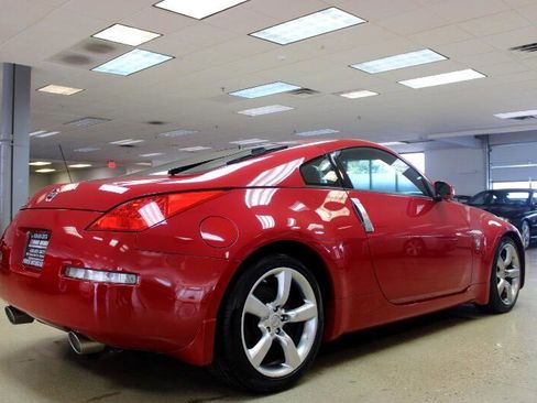 Used 2006 Nissan 350Z Base w/ (N93) Cargo Convenience Pkg image 19