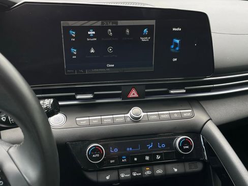 Used 2025 Hyundai Elantra SEL FWD image 16