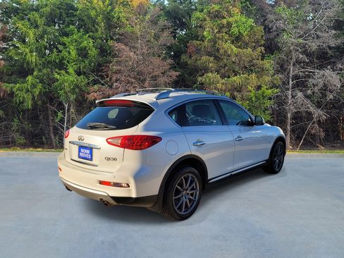 Used 2017 INFINITI QX50 2WD w/ Premium Plus Package image 17