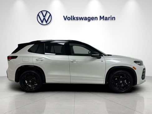 New 2026 Volkswagen Tiguan SE R-Line FWD image 6