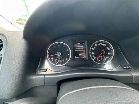 Used 2018 Volkswagen Tiguan Limited w/ Premium Package FWD image 25