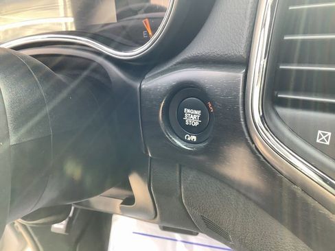 Used 2018 Jeep Grand Cherokee Altitude image 16