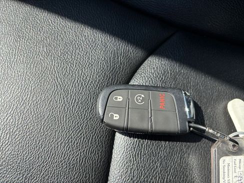 Used 2025 Jeep Compass Limited AWD/4WD image 21