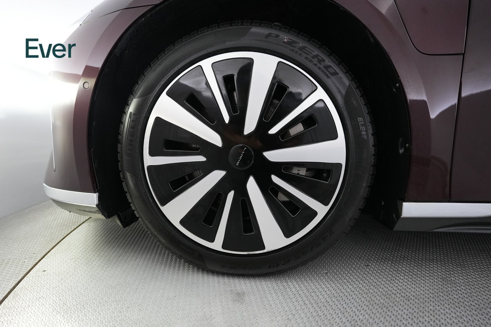 Used 2023 Lucid Air Touring AWD/4WD image 23