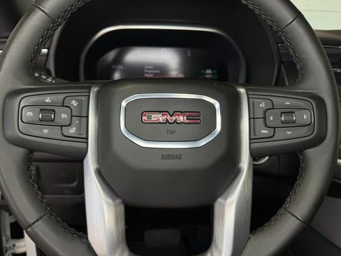 Used 2024 GMC Yukon SLT w/ SLT Luxury Package AWD/4WD image 15