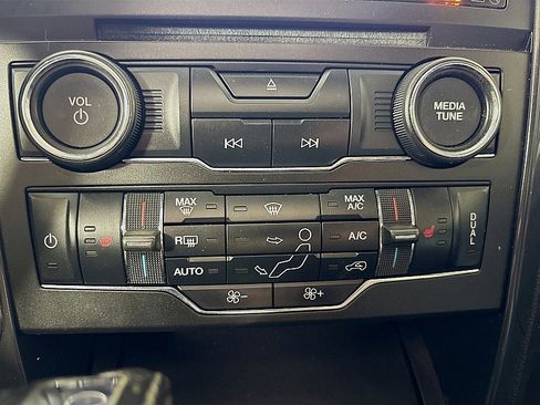 Used 2017 Ford Explorer XLT w/ Equipment Group 202A image 18