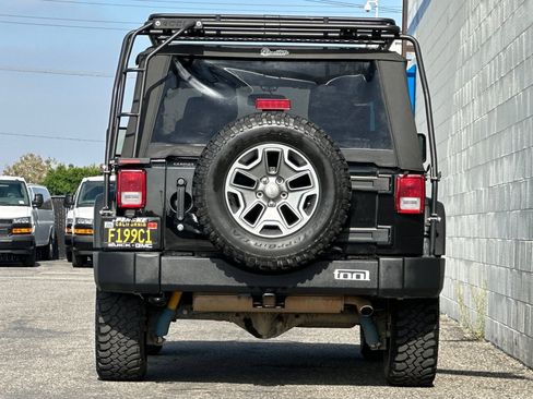 Used 2016 Jeep Wrangler Rubicon w/ Power Convenience Group AWD/4WD image 5