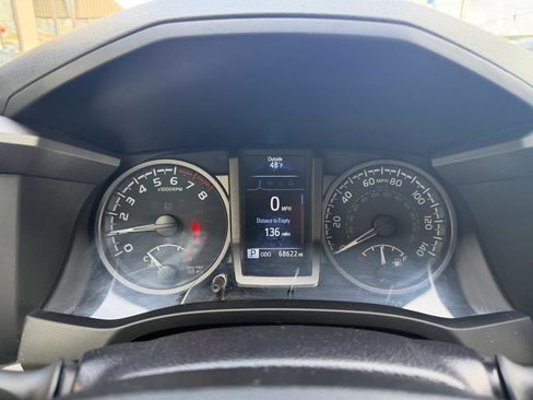 Used 2022 Toyota Tacoma TRD Off-Road image 14