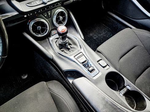 Used 2018 Chevrolet Camaro SS image 20