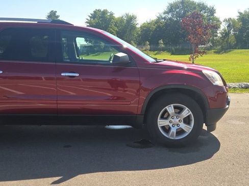 Used 2010 GMC Acadia SLE FWD image 4