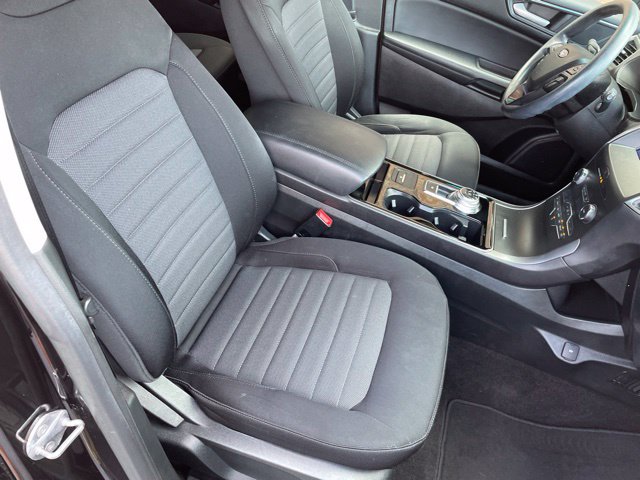 Used 2020 Ford Edge SE FWD image 46