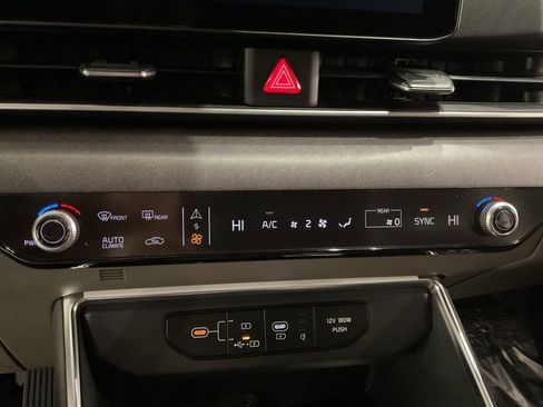 New 2026 Kia Carnival EX FWD image 14