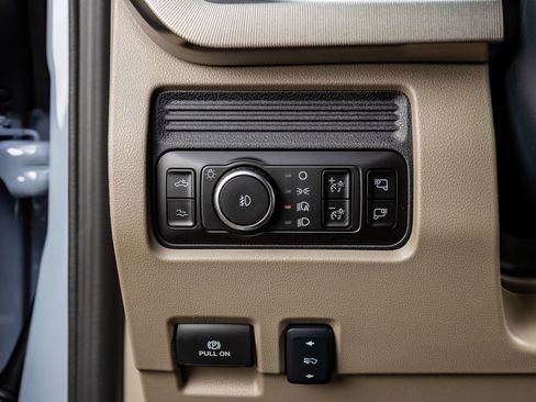 Used 2026 Ford F450 Platinum image 22