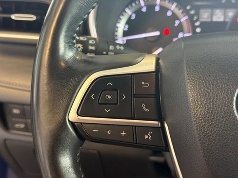 Used 2022 Toyota Highlander XLE AWD/4WD image 22