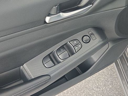 Used 2025 Nissan Altima 2.5 SV image 27