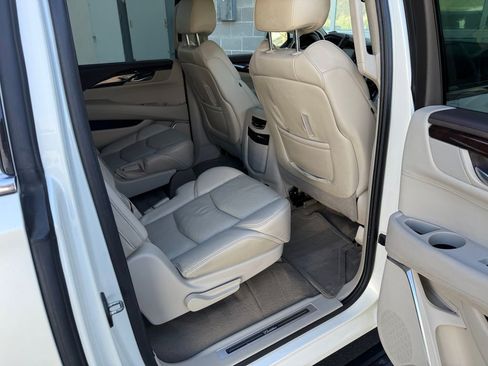 Used 2015 Cadillac Escalade ESV Premium RWD image 20