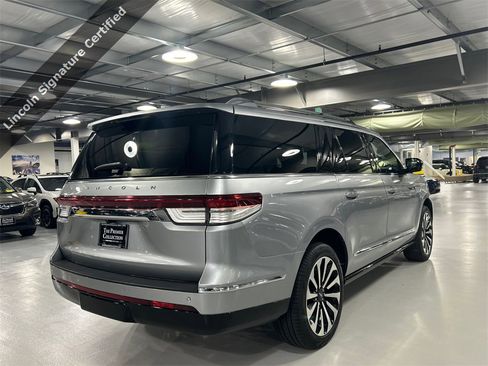 Used 2023 Lincoln Navigator L Reserve image 2