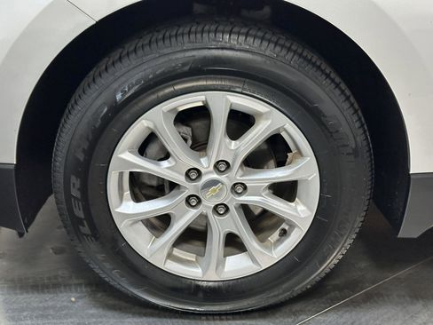 Used 2020 Chevrolet Equinox LS w/ LS Convenience Package image 18