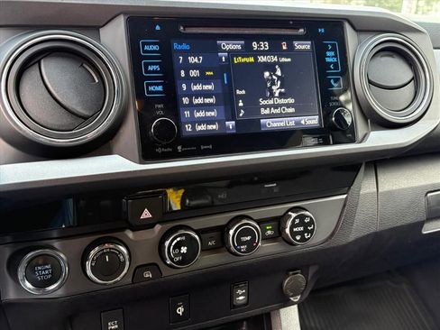 Used 2016 Toyota Tacoma TRD Off-Road w/ Towing Package image 12