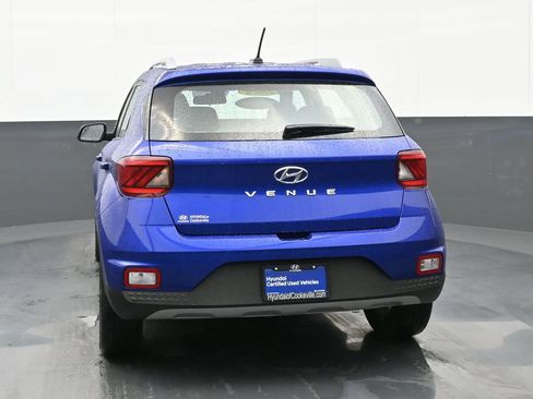 Certified 2024 Hyundai Venue SEL image 4