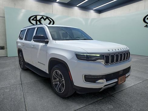 Used 2024 Jeep Wagoneer Series II AWD/4WD image 1