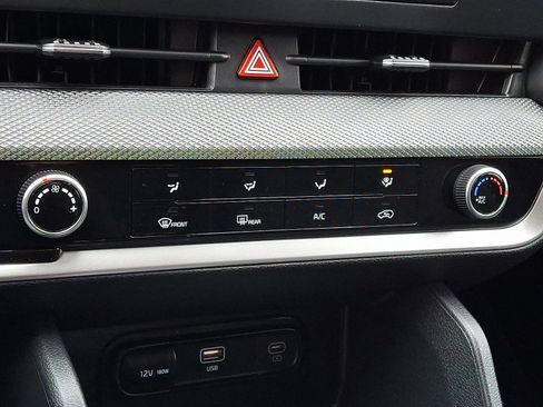 Used 2024 Kia Sportage LX image 16