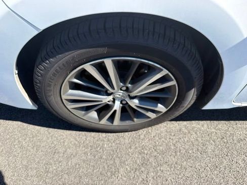 Used 2016 Toyota Corolla LE Premium FWD image 3