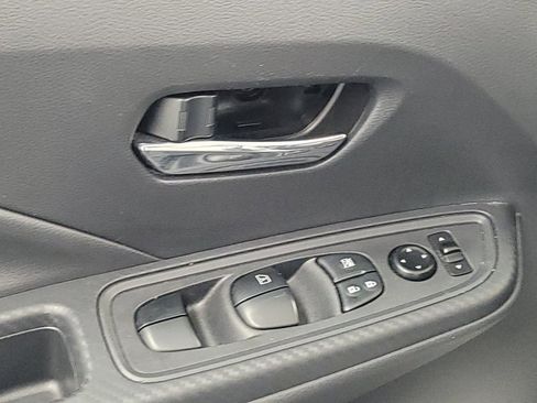 Used 2025 Nissan Versa SV FWD image 27