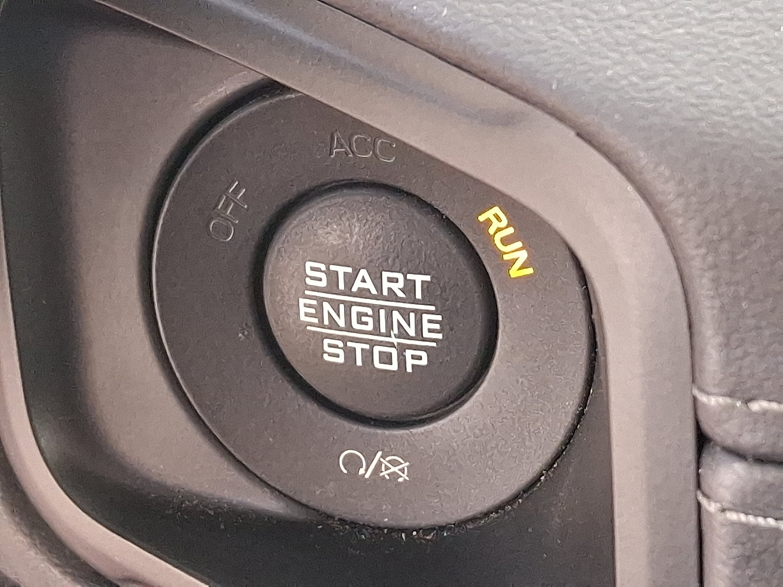 Used 2025 Jeep Wrangler Unlimited Rubicon AWD/4WD image 23